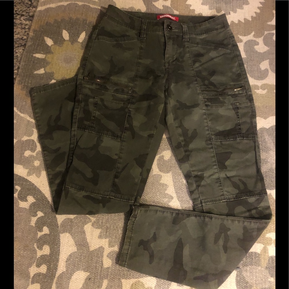 Unionbay Camo pants